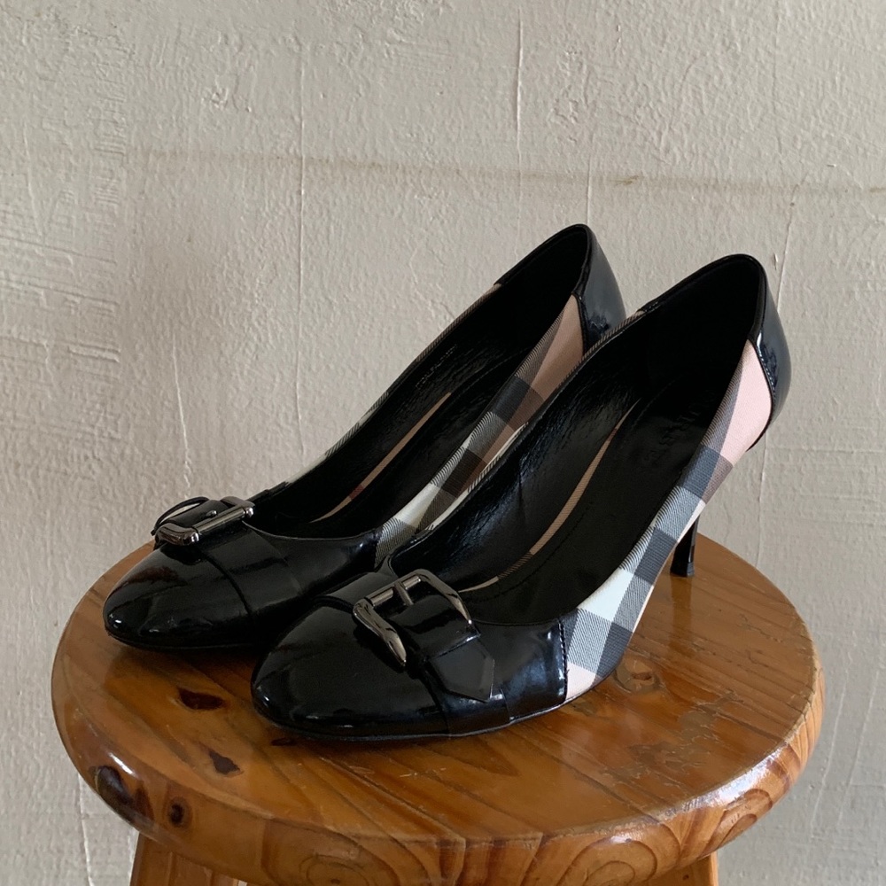 Low Heeled Pumps - Picture 3 of 5